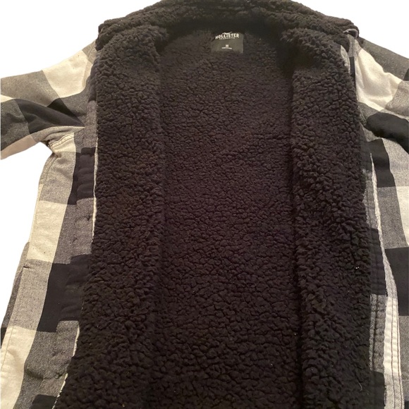 Women’s Hollister size M long sleeve plaid fleece jacket - Picture 2 of 5